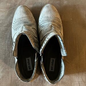 Barely work Buckle women’s boots